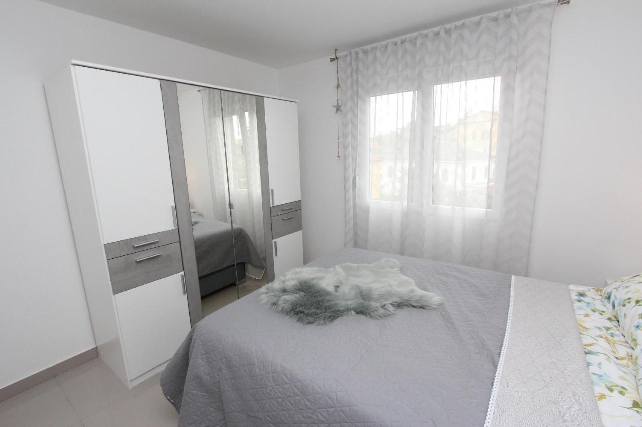 Apartment Sorriso 2 Rovinj Buitenkant foto